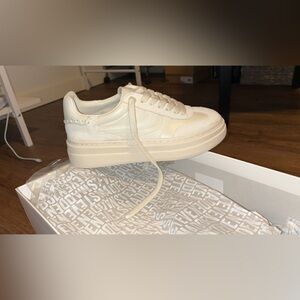Steve Madden Dodge Off-White Sneakers
